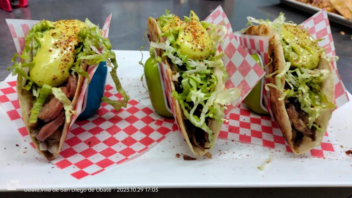 Taco de Pollo Desmechado